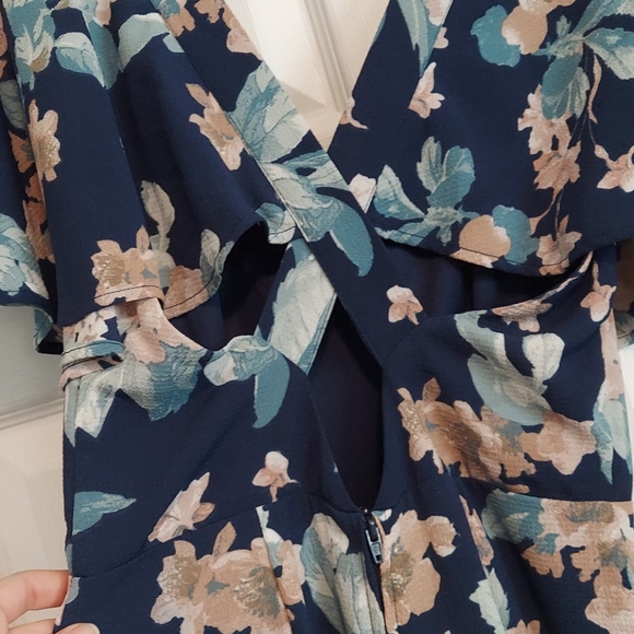 Donated - Love & Piece Floral Jumpsuit With Criss Cross Back - Picture 5 of 8